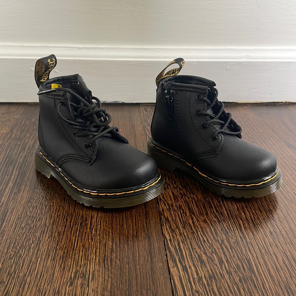 Dr. Martens 1460 Originals Union Jack 8 Eye Lace Up Boot
